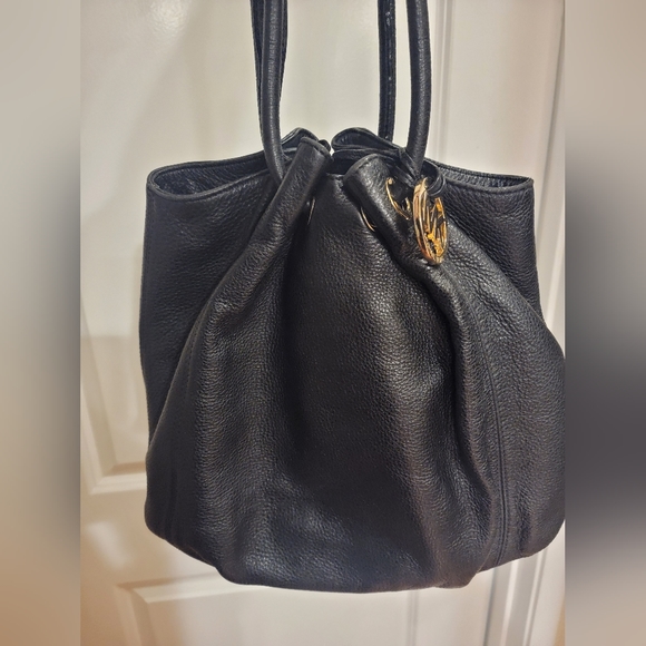 MICHAEL Michael Kors | Bags | Michael Kors Black Leather Bucket Purse ...